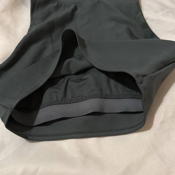ALO Yoga Dark Gray Sports Bra - Picture 6 of 7